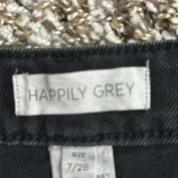 Happily Grey shorts for women - Picture 2 of 4